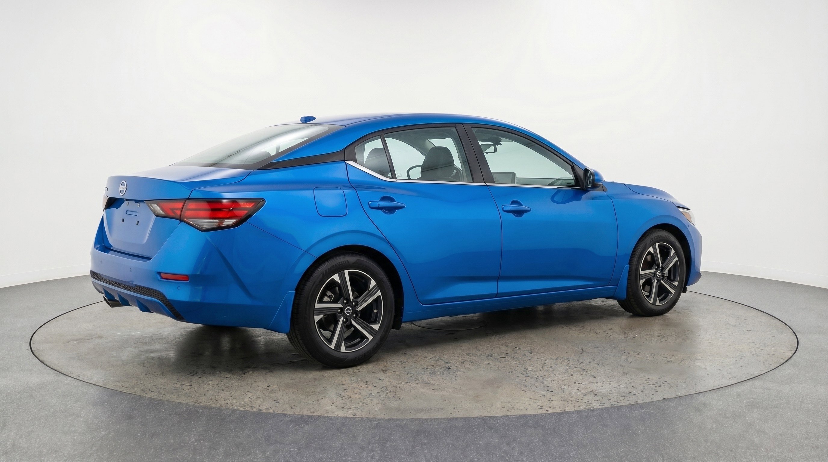 Used 2025 Nissan Sentra SV FWD image 9