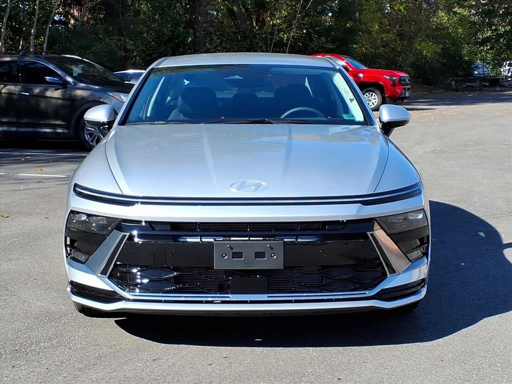 New 2026 Hyundai Sonata SEL FWD image 2