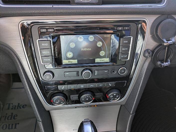 Used 2014 Volkswagen Passat TDI SE FWD image 17