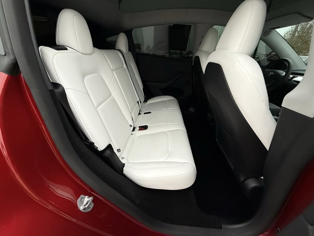 Used 2025 Tesla Model Y Performance image 29