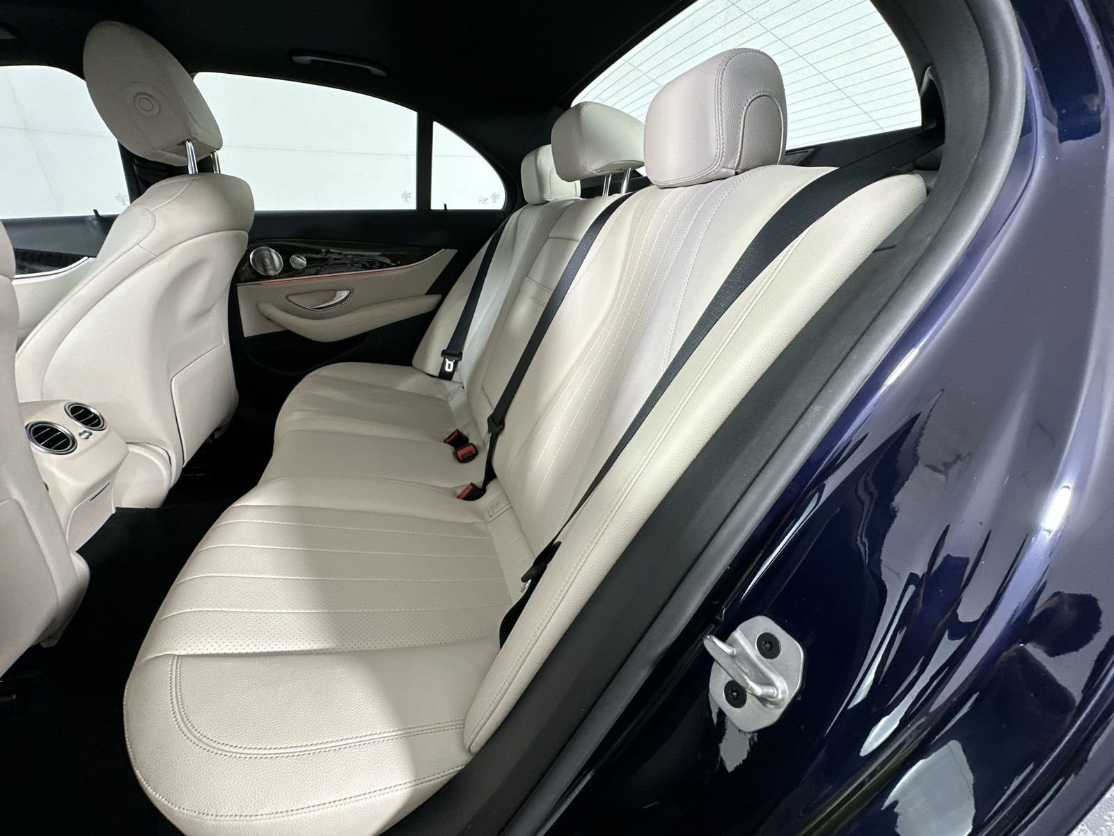 Used 2020 Mercedes-Benz E 350 Sedan image 23