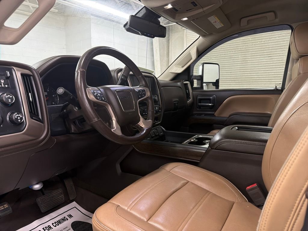 Used 2018 GMC Sierra 2500 Denali w/ Duramax Plus Package image 4