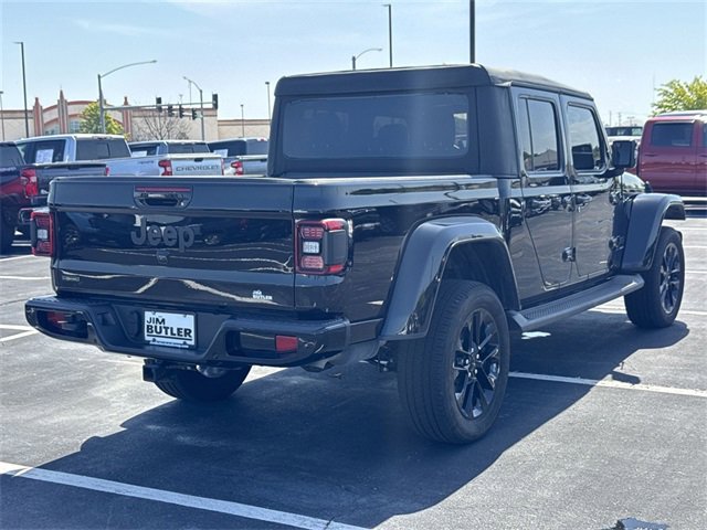 Used 2023 Jeep Gladiator Overland image 4