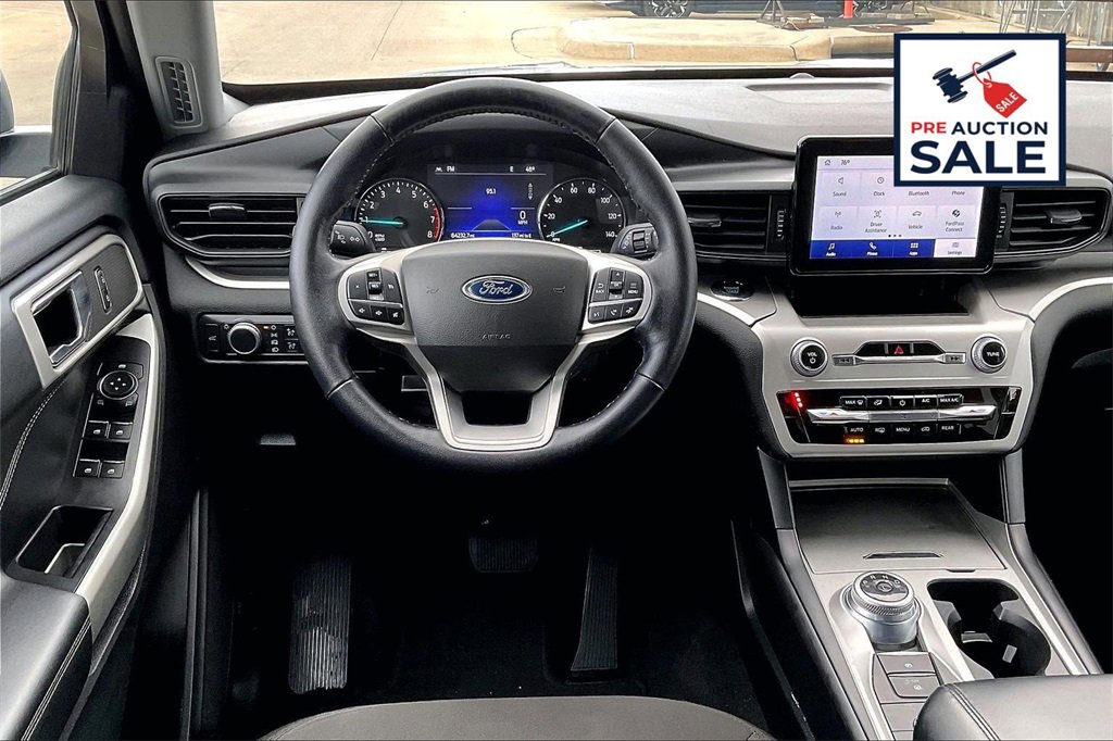 Used 2022 Ford Explorer XLT image 5