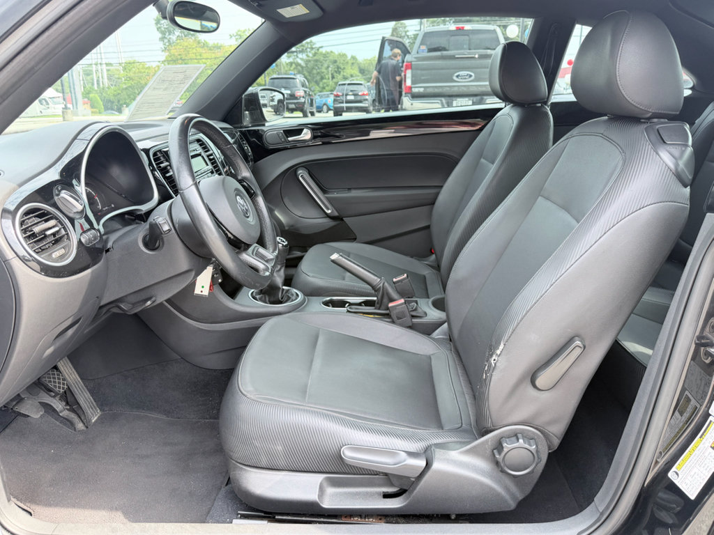 Used 2013 Volkswagen Beetle 2.5 FWD image 17