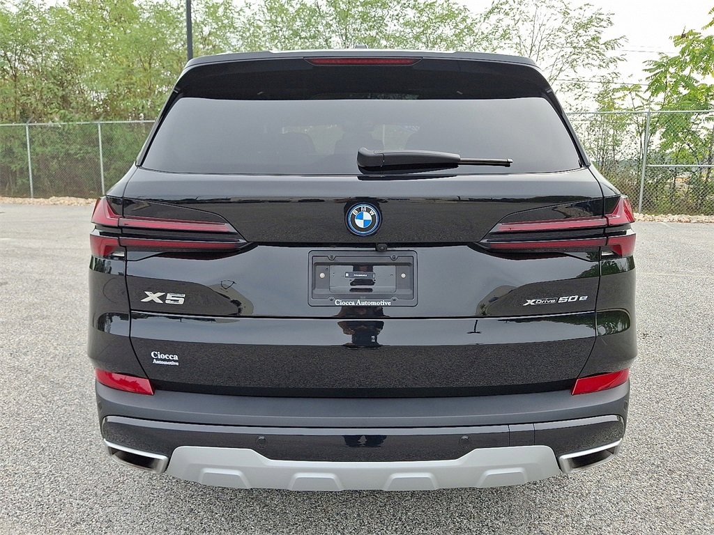 Certified 2024 BMW X5 xDrive50e w/ Premium Package image 9