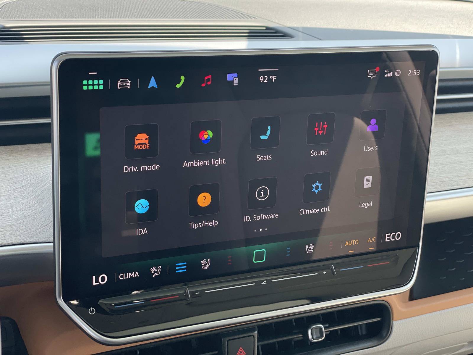 Certified 2025 Volkswagen ID. Buzz Pro S Plus AWD/4WD image 13
