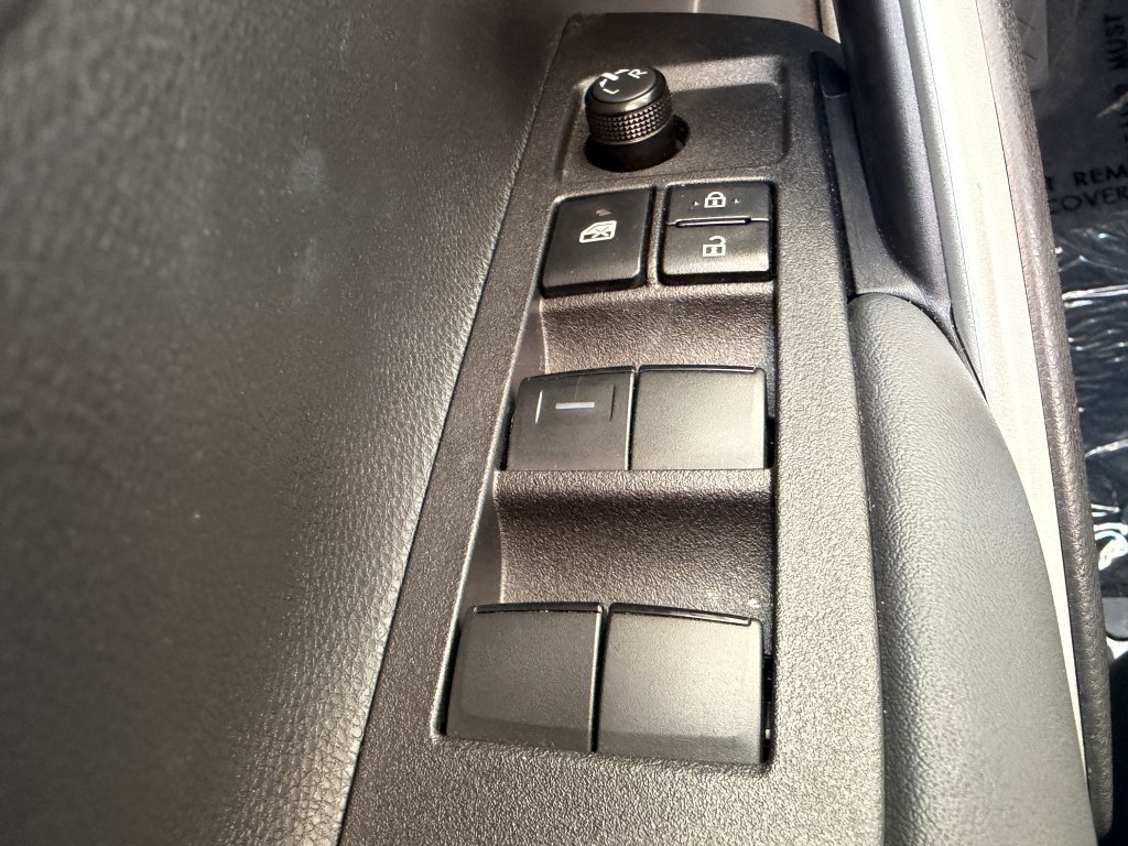 Used 2026 Toyota Corolla Cross LE image 25