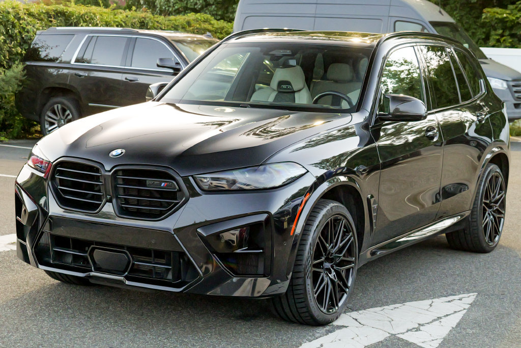 Used 2024 BMW X5 M Competition w/ Executive Package AWD/4WD image 3
