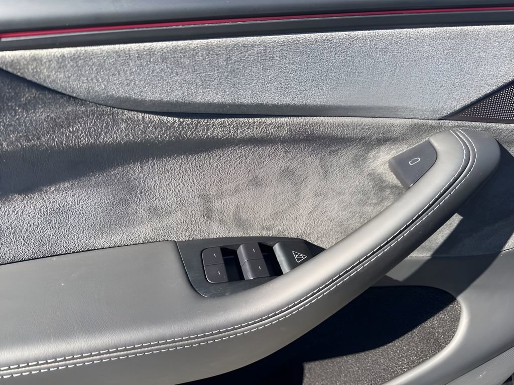 Used 2026 Tesla Model Y Long Range image 28