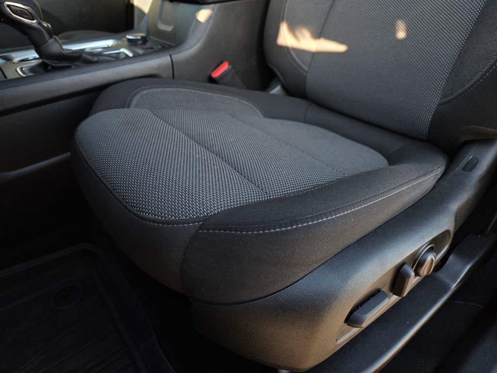 Used 2023 Chevrolet Traverse LT w/ LPO, Floor Liner Package image 23