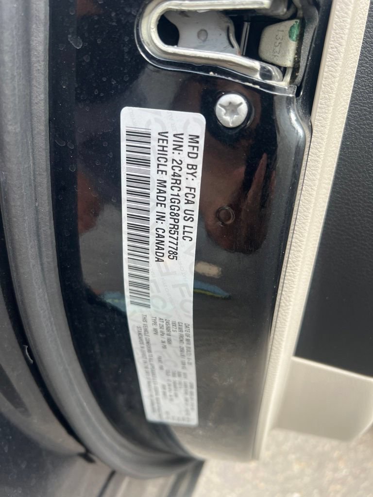 Certified 2023 Chrysler Pacifica Limited FWD image 30