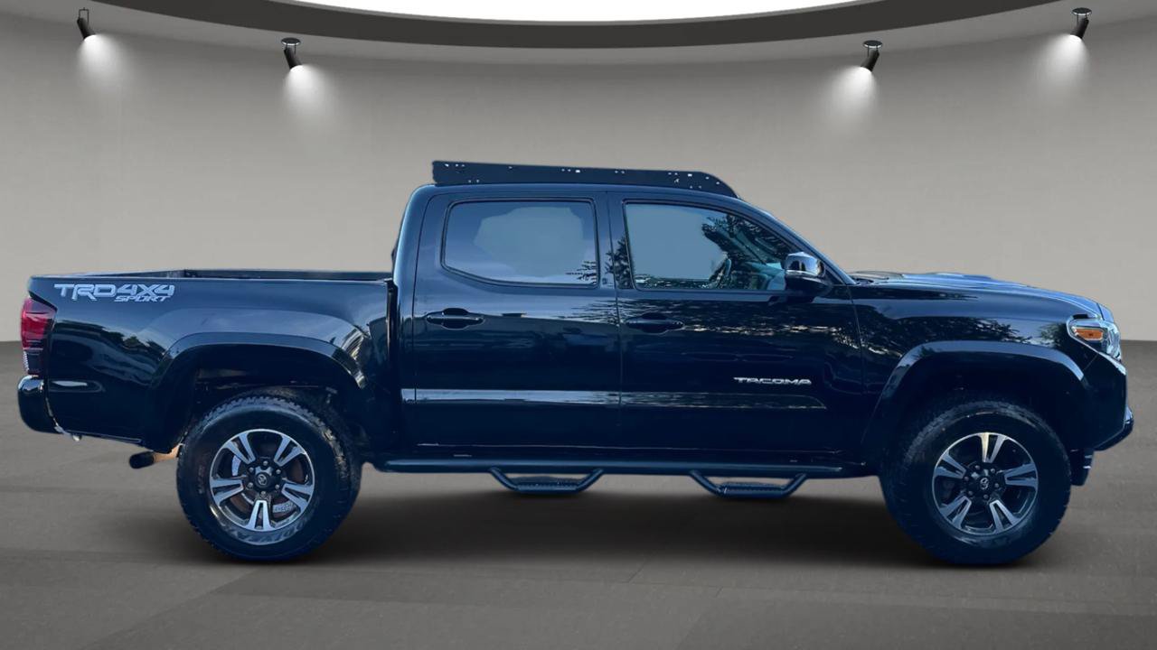 Used 2016 Toyota Tacoma TRD Sport w/ Towing Package AWD/4WD image 8