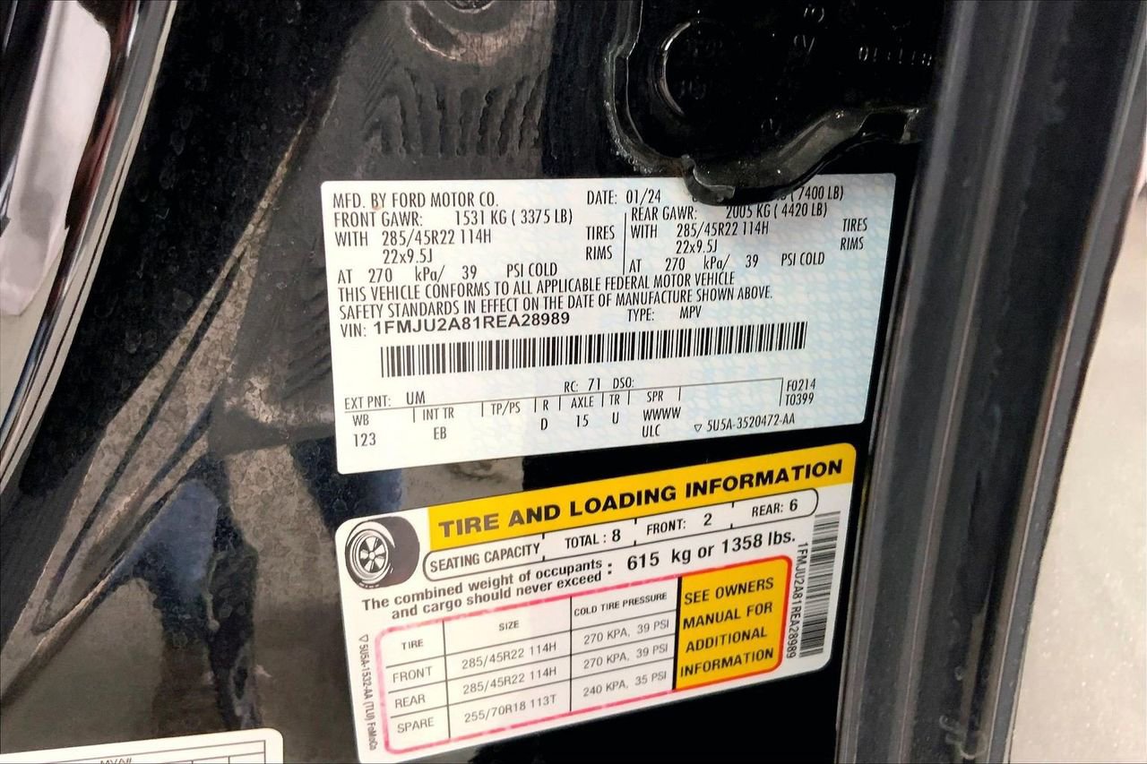 Used 2024 Ford Expedition Limited image 8