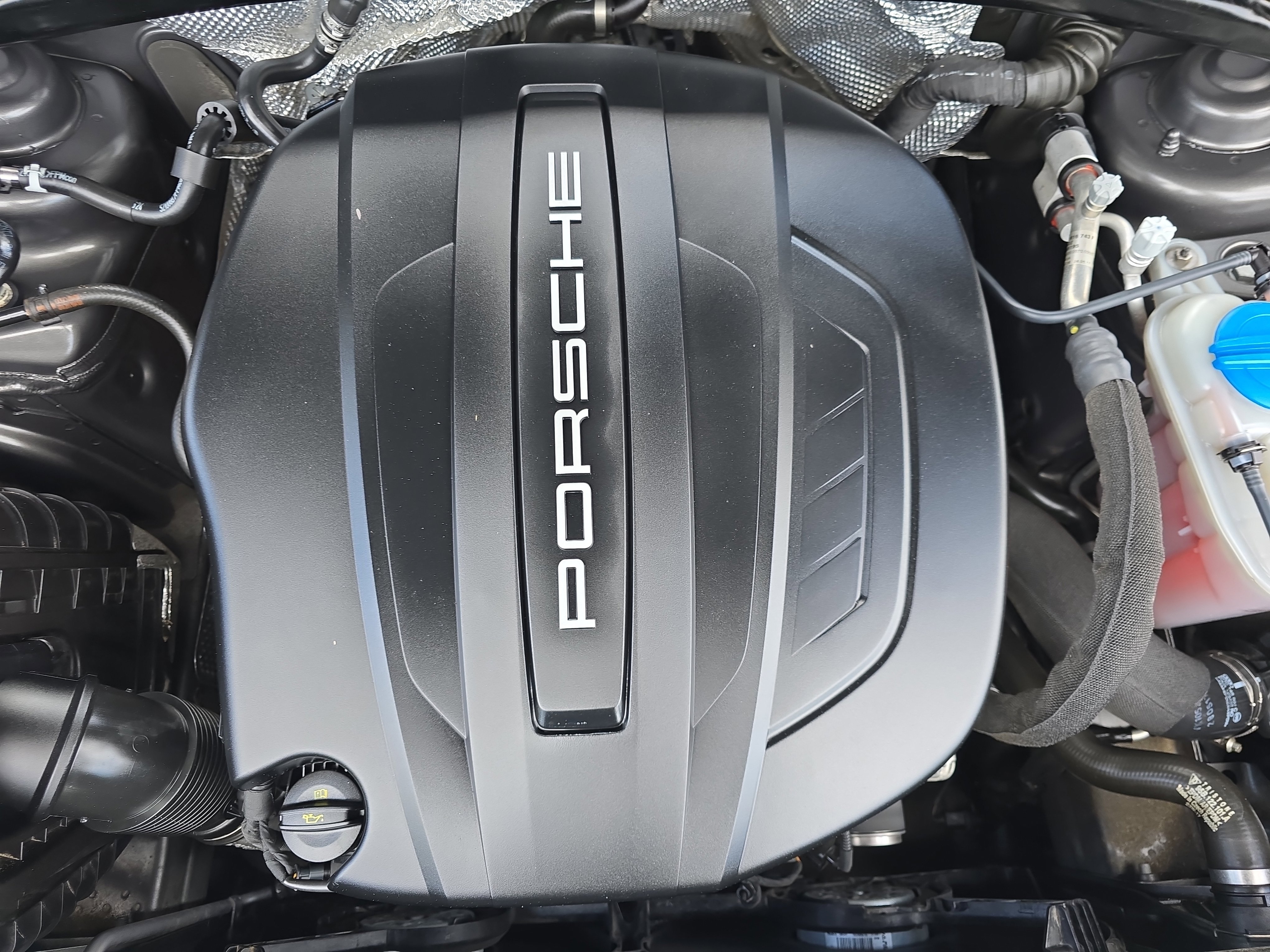 Used 2018 Porsche Macan AWD/4WD image 31