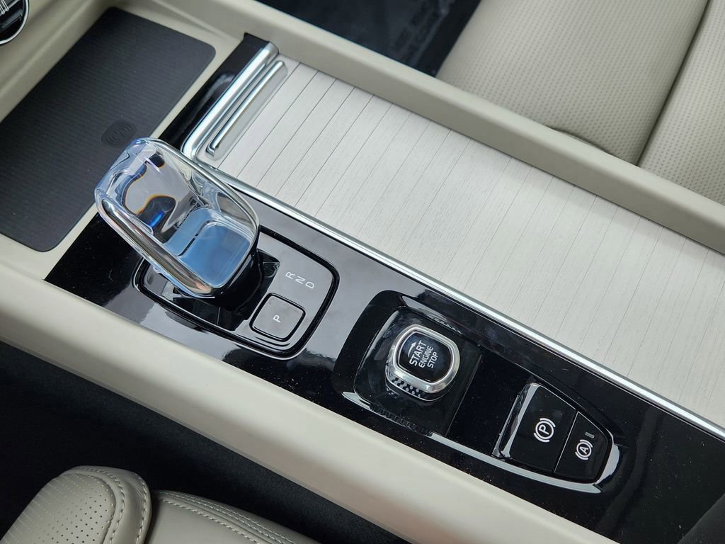 New 2026 Volvo XC60 T8 Ultra w/ Protection Package Premier image 10