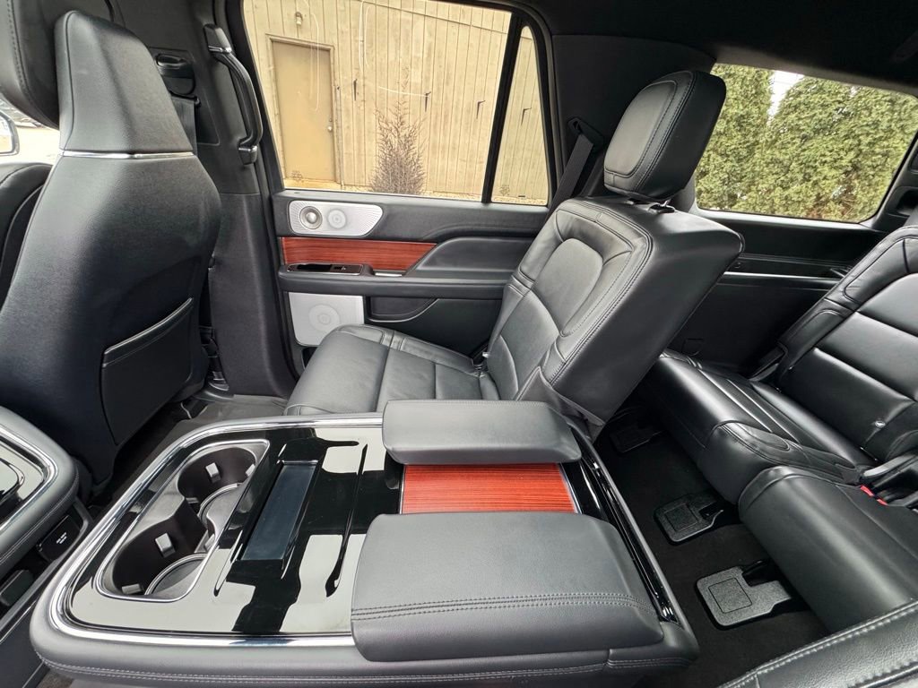 Used 2024 Lincoln Navigator Reserve w/ Equipment Group 201A AWD/4WD image 32