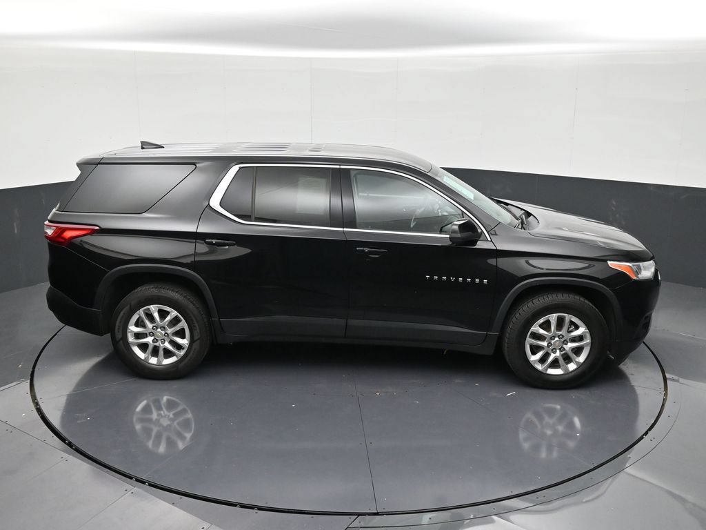 Used 2021 Chevrolet Traverse LS FWD image 17