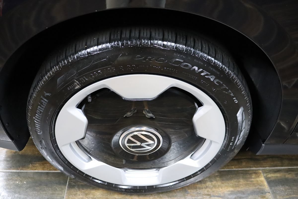 Used 2025 Volkswagen ID. Buzz Pro S RWD image 26
