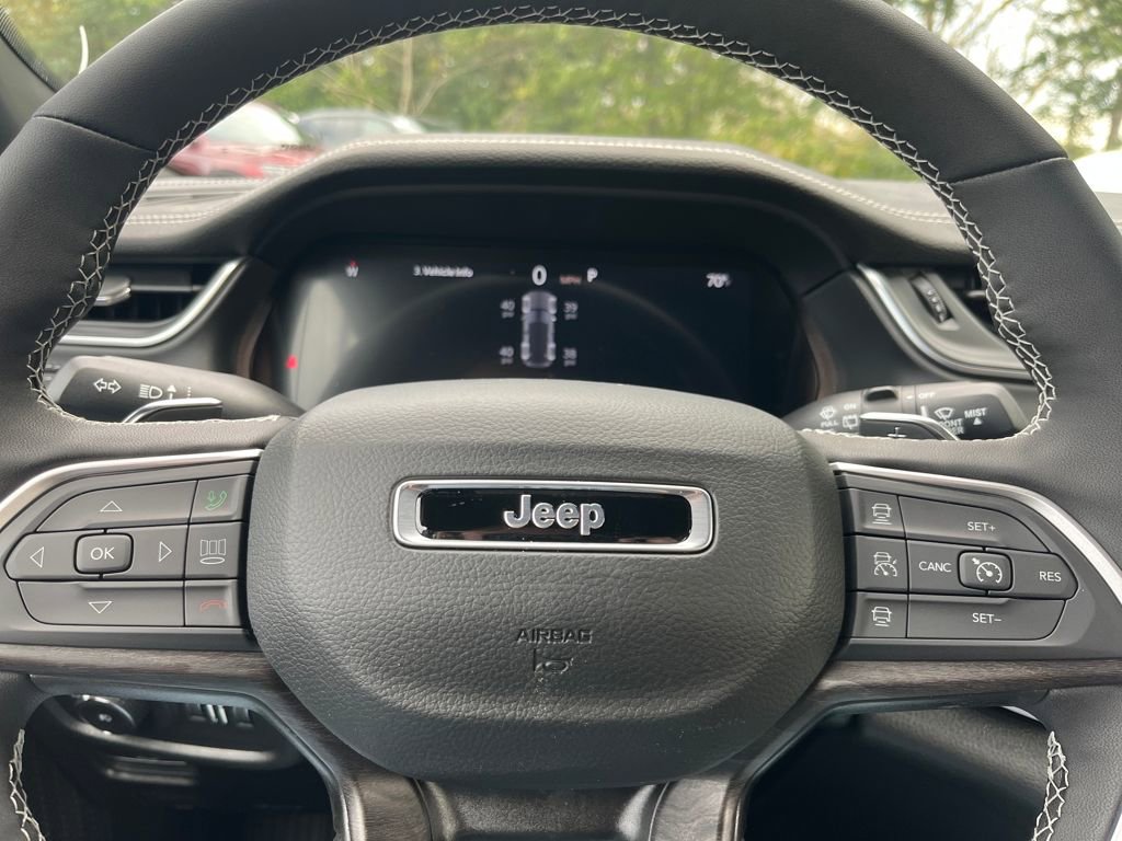 New 2025 Jeep Grand Cherokee Limited w/ Trailer Tow Package image 16