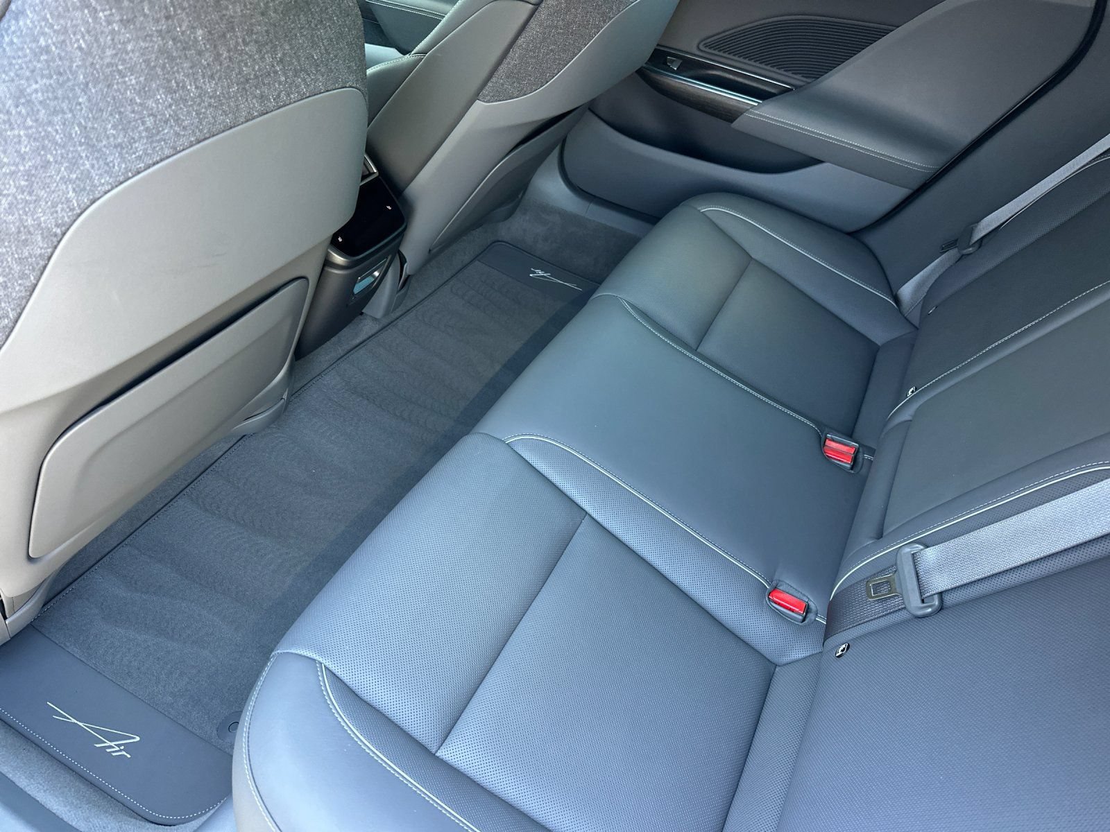 Used 2025 Lucid Air Touring AWD/4WD image 12