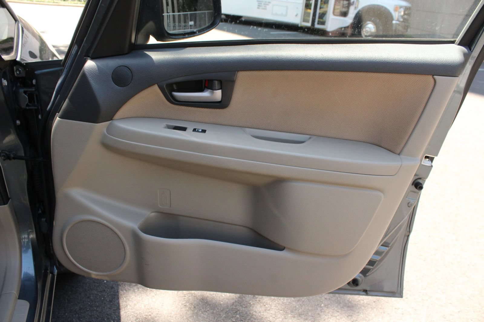 Used 2009 Suzuki SX4 Sedan FWD image 25