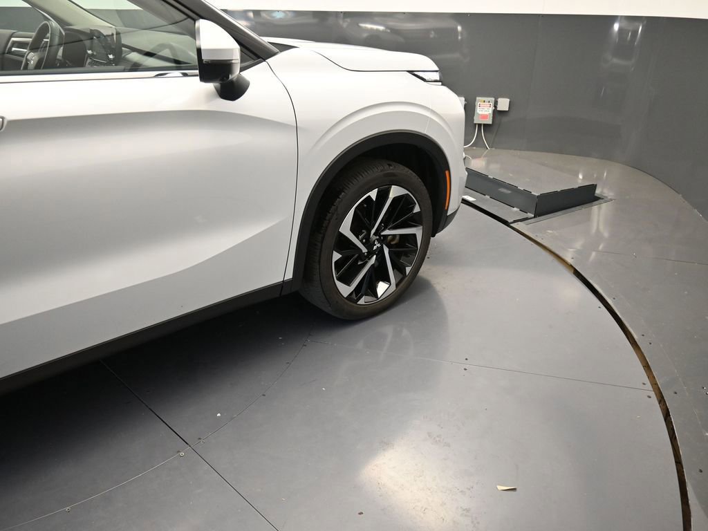 Used 2024 Mitsubishi Outlander SE image 24