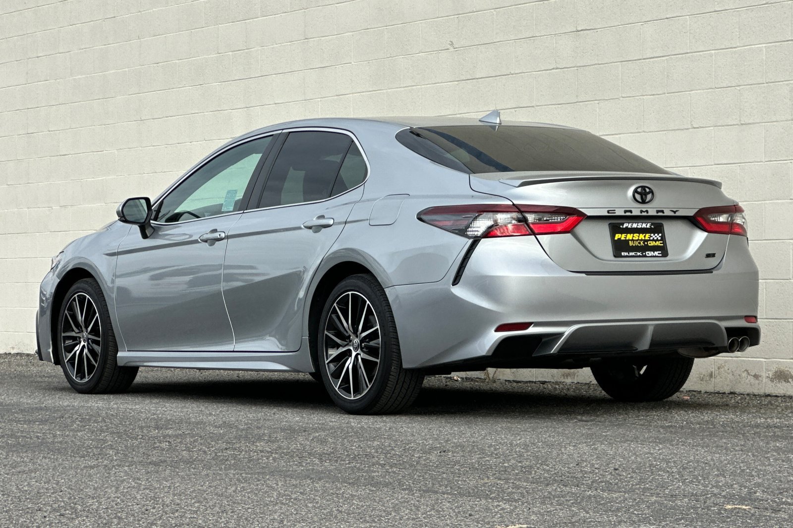 Used 2024 Toyota Camry SE FWD image 6