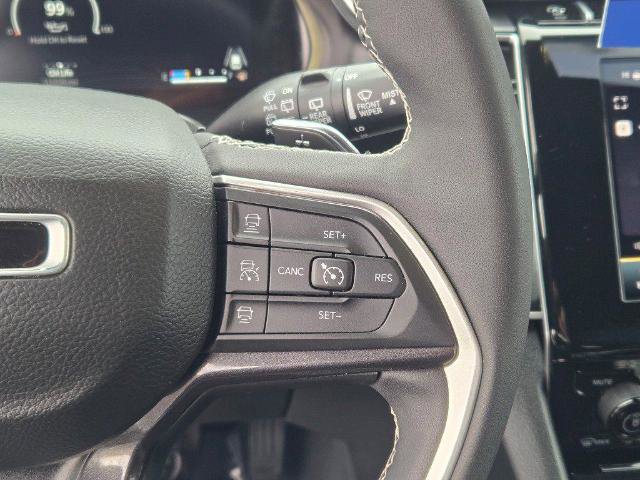 Used 2023 Jeep Grand Cherokee Altitude image 25