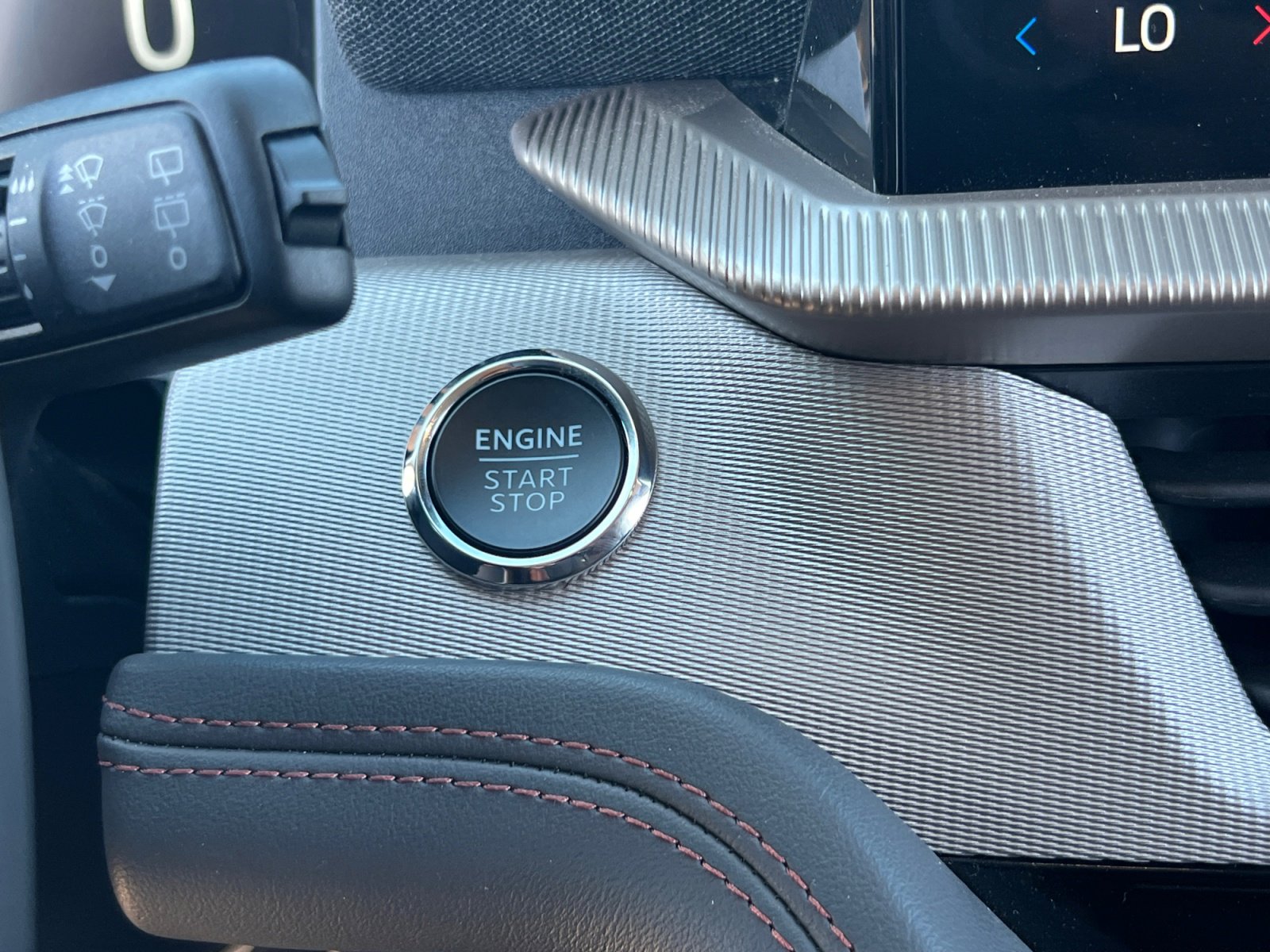 Certified 2025 Ford Explorer Active image 30