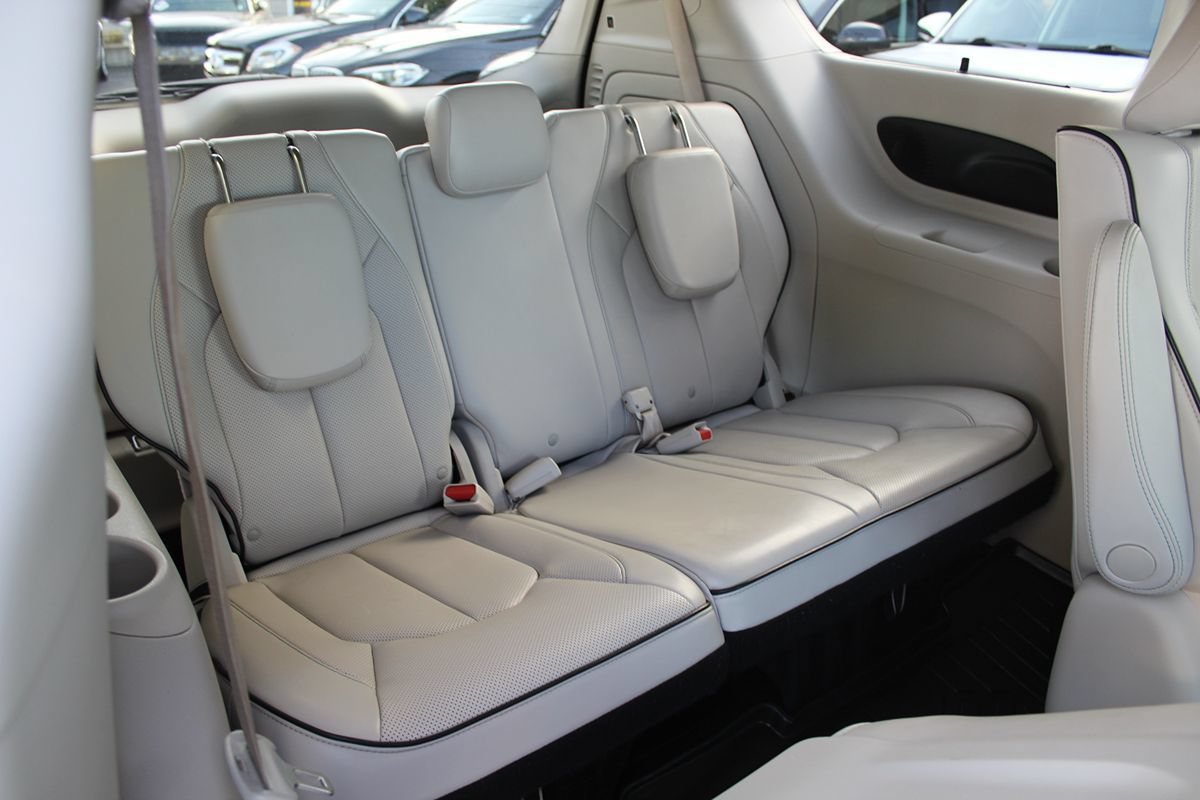 Used 2020 Chrysler Pacifica Limited w/ Advanced Safetytec Group FWD image 27