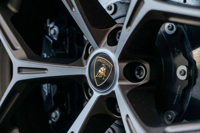 Used 2025 Lamborghini Revuelto image 45