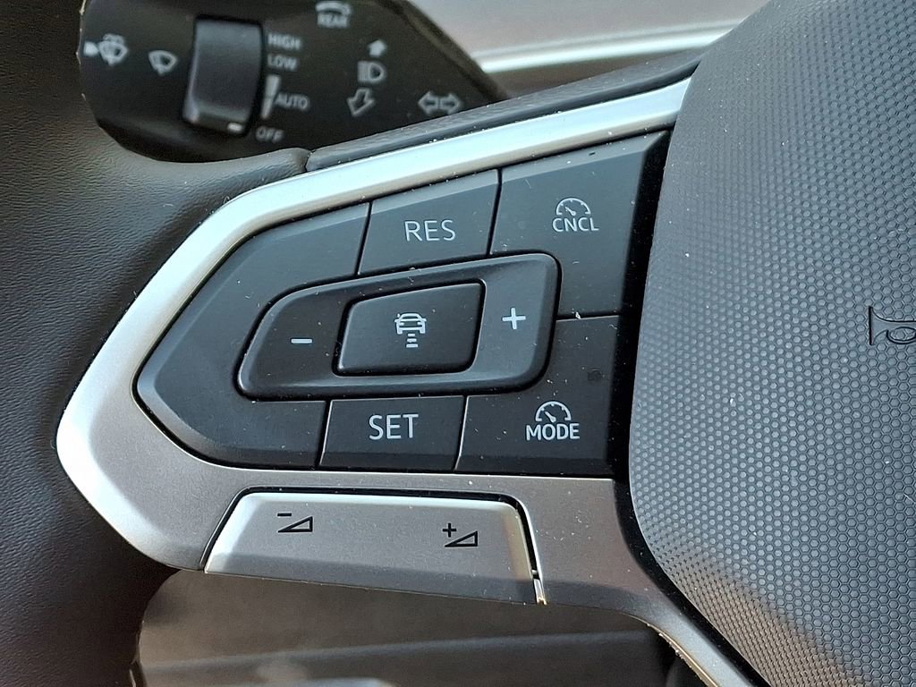 Certified 2025 Volkswagen Tiguan S w/ 18" Wheel Package image 18