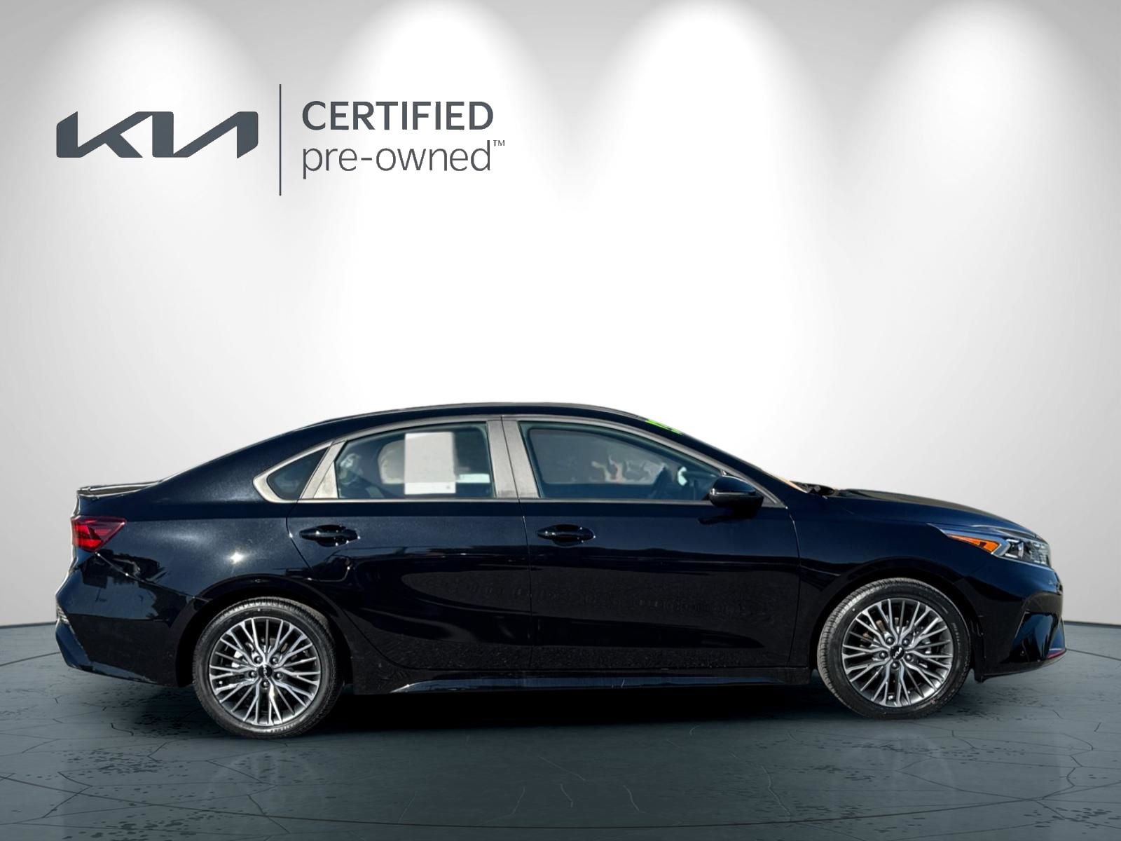 Certified 2023 Kia Forte GT-Line image 3