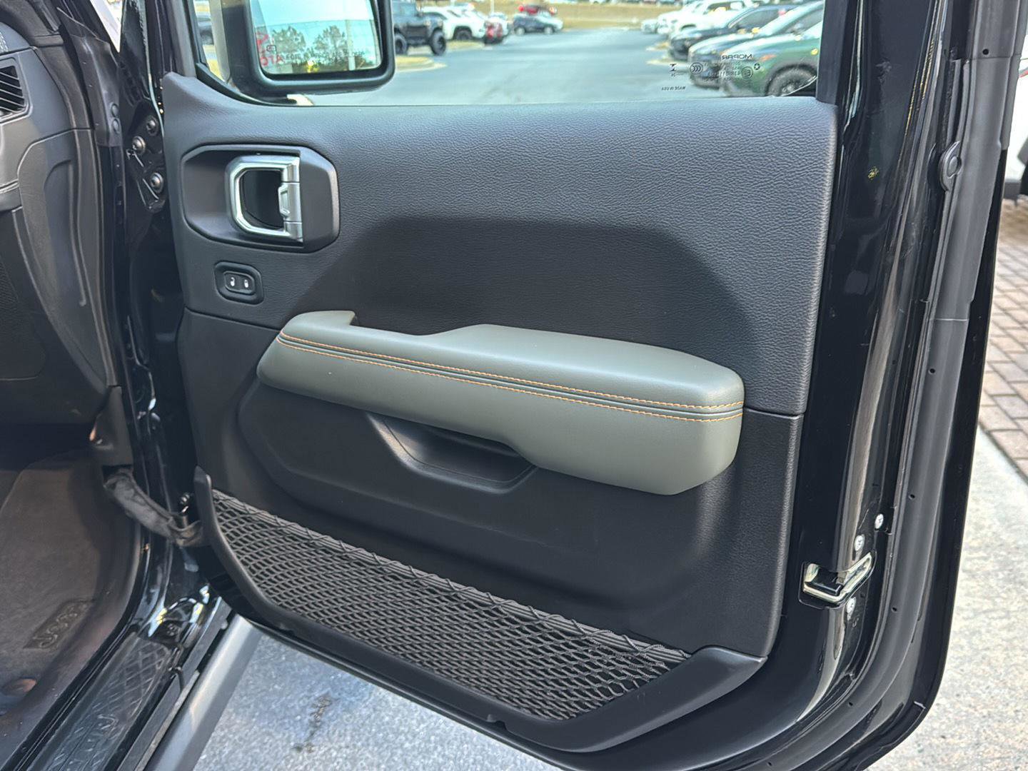 Used 2024 Jeep Gladiator Mojave w/ Technology Group image 12