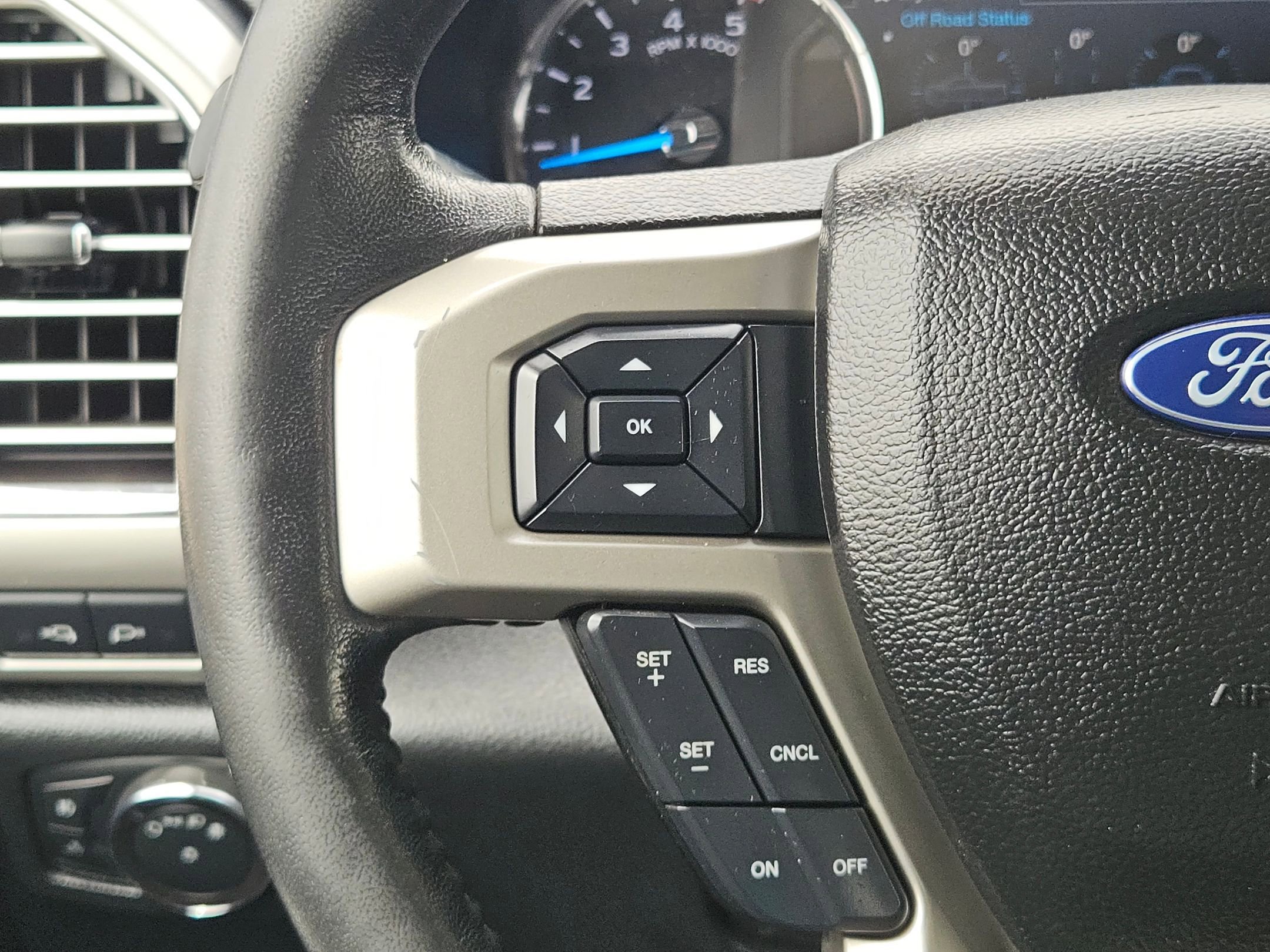 Used 2017 Ford F250 Lariat w/ Lariat Ultimate Package AWD/4WD image 21