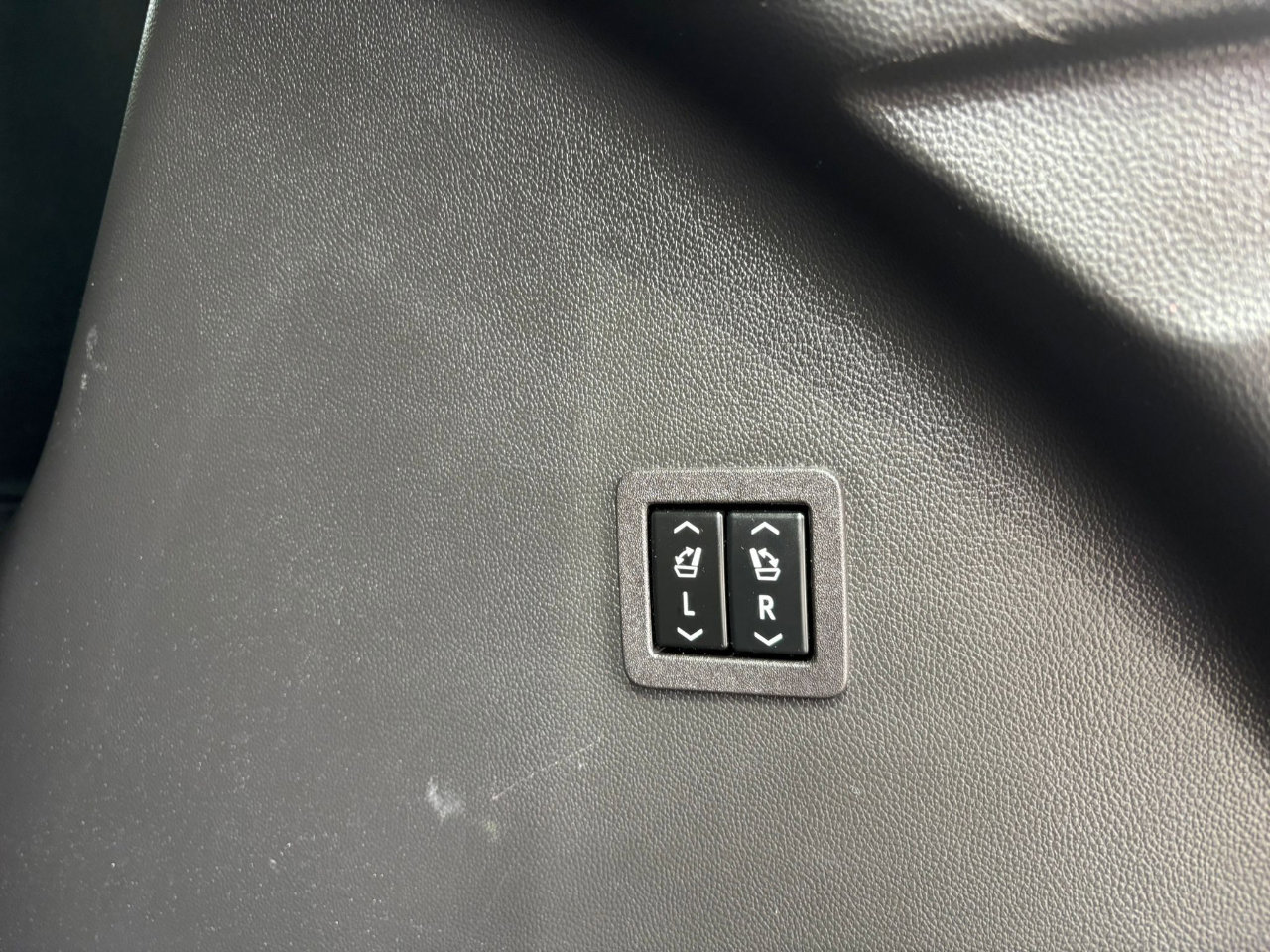 Used 2024 Buick Enclave Premium image 22