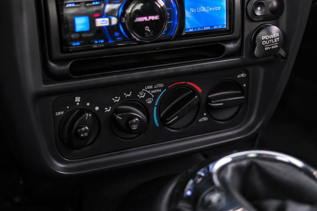 Used 2001 Chrysler Prowler image 20