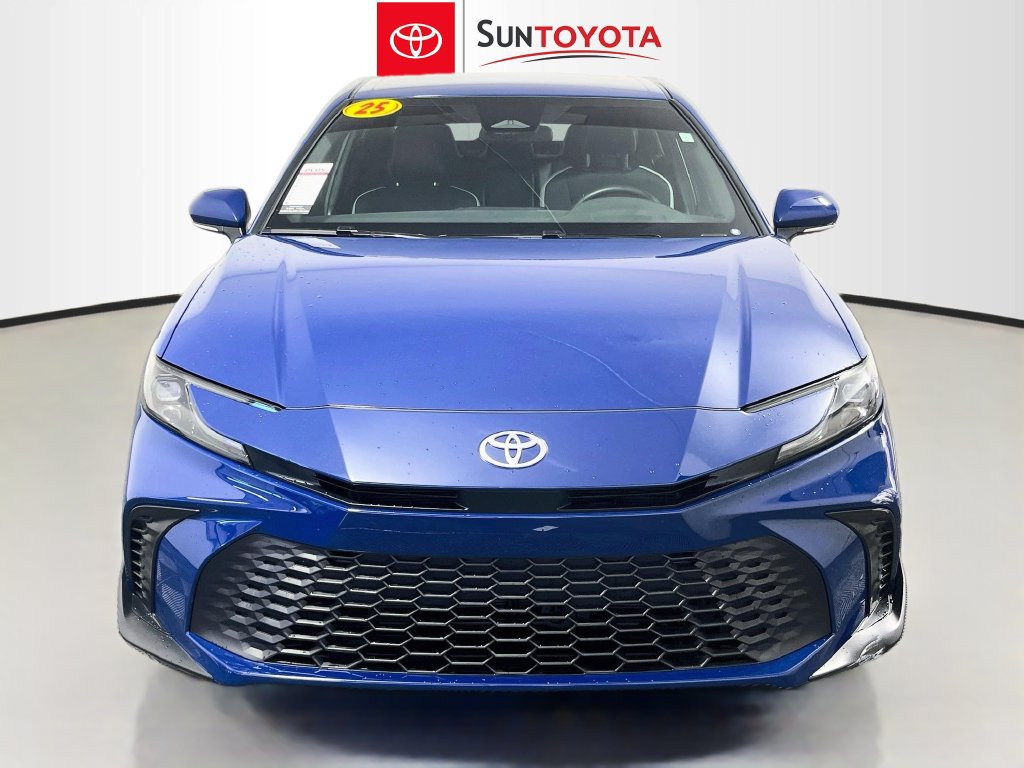 Used 2025 Toyota Camry SE FWD image 7