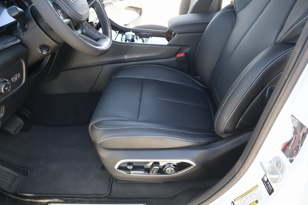 New 2025 Jeep Grand Cherokee L Overland w/ Luxury Tech Group IV image 12