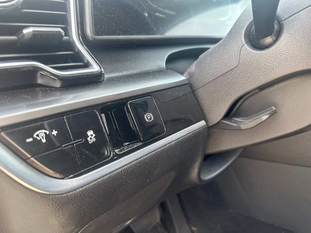 Used 2023 Kia Sportage EX FWD image 19
