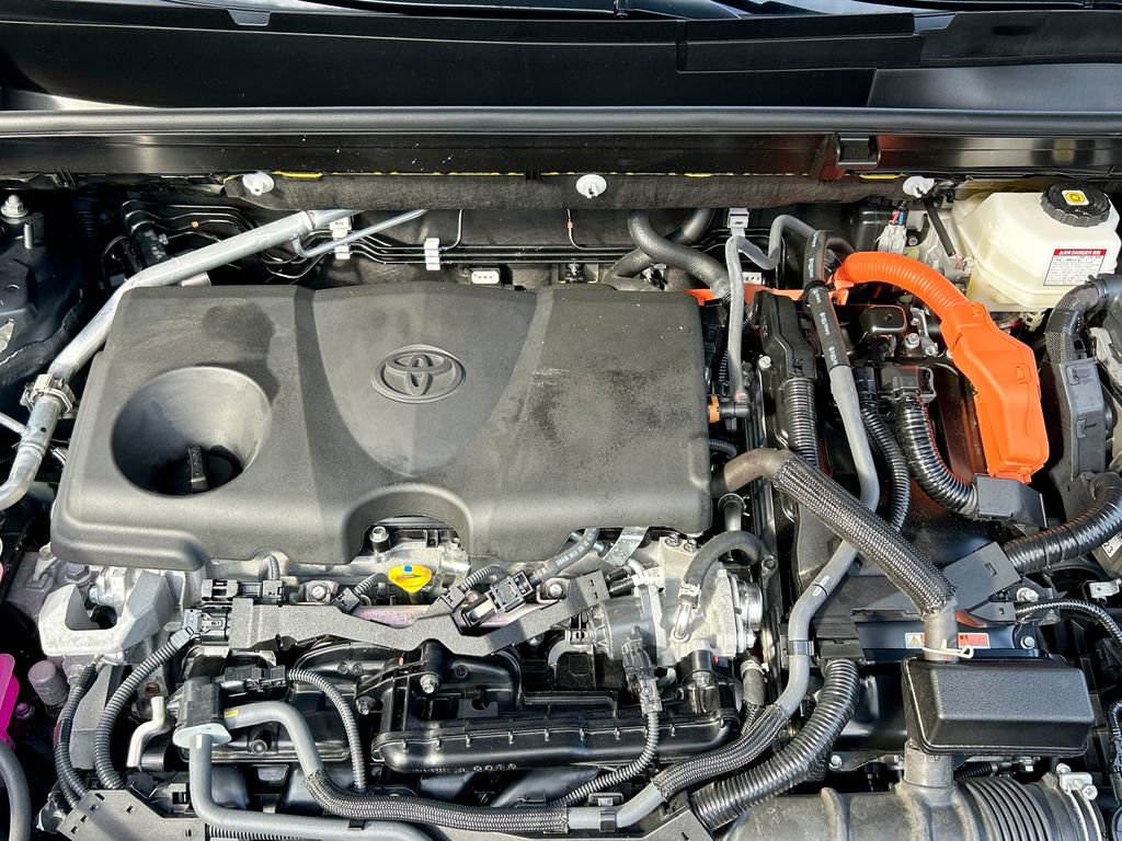 Used 2024 Toyota Venza XLE image 30