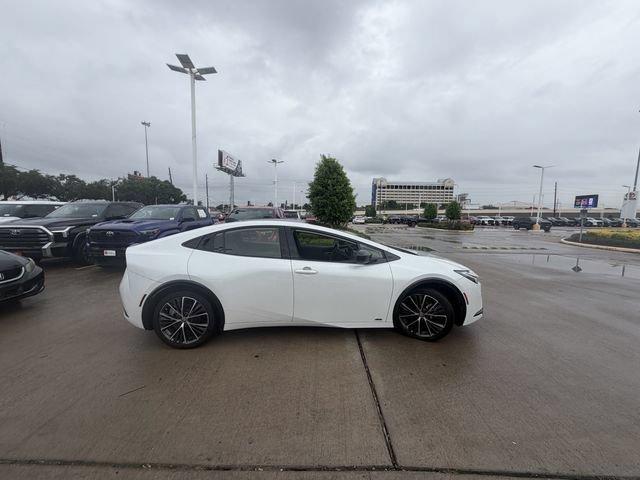 Used 2023 Toyota Prius XLE AWD/4WD image 4