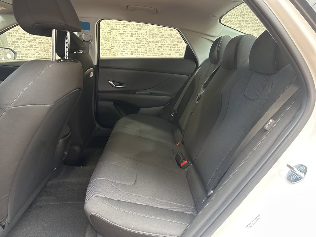 New 2026 Hyundai Elantra SE image 12