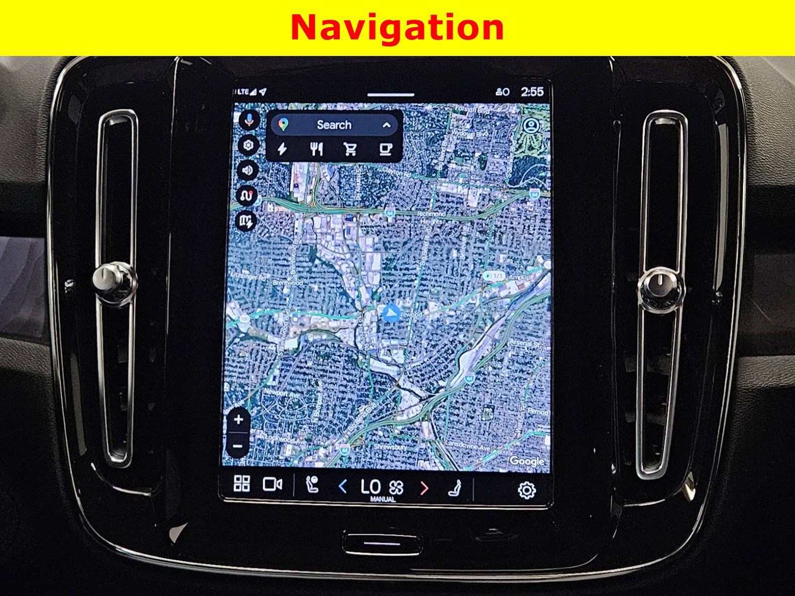 Used 2023 Volvo C40 P8 Recharge Ultimate image 18