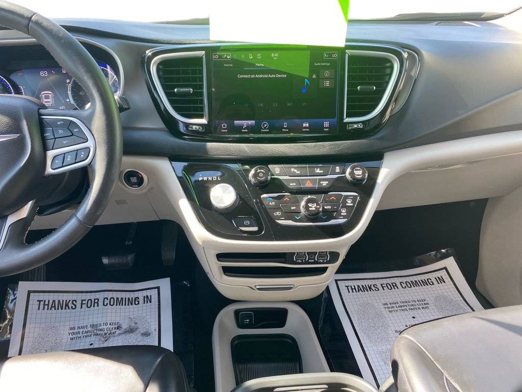 Used 2023 Chrysler Pacifica Touring-L FWD image 15