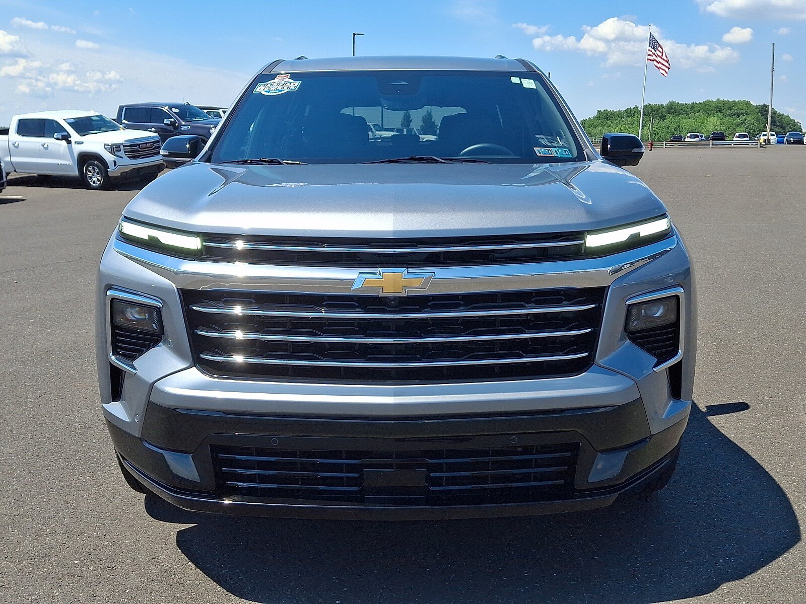 Used 2025 Chevrolet Traverse High Country w/ LPO, Floor Liner Package AWD/4WD image 2