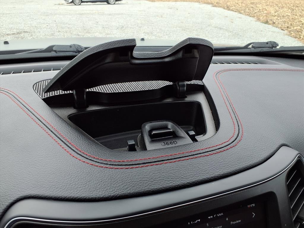 Used 2022 Jeep Cherokee Trailhawk w/ Premium Leather Package image 31