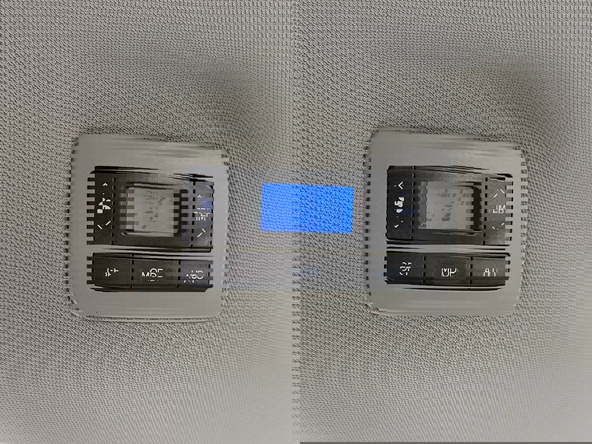 Used 2020 Toyota Sienna LE image 24