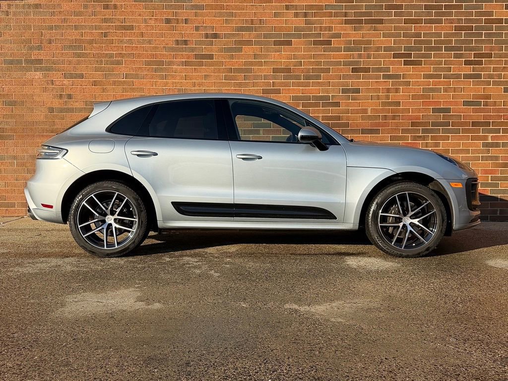 Certified 2025 Porsche Macan image 8